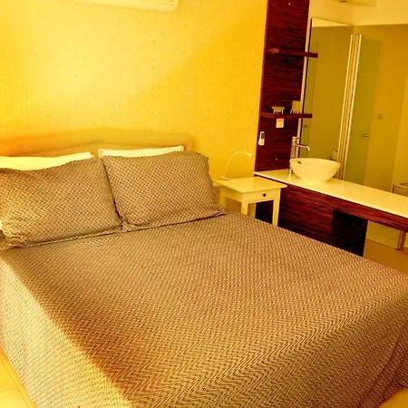 酒店 Babylon Luxury With Private Pool And Indoor Heated Pool 4*